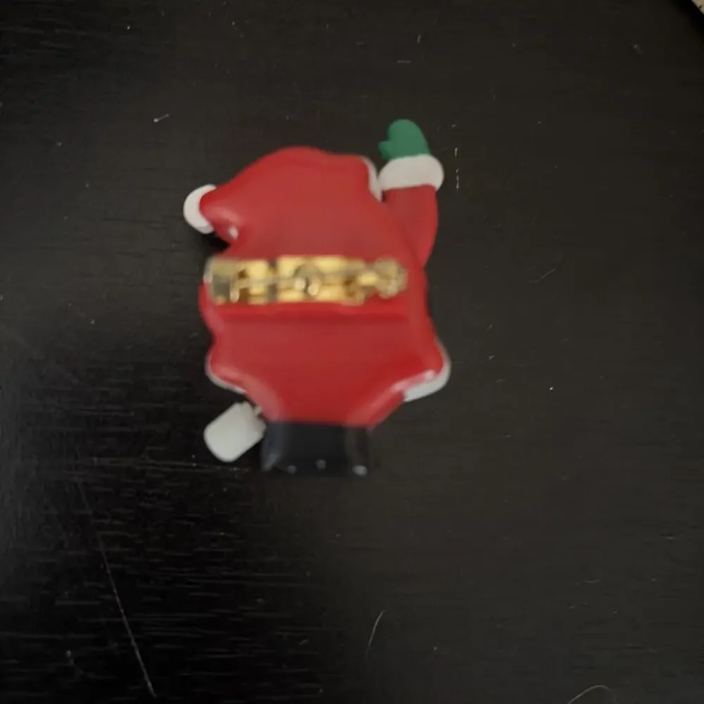 Vintage 1988 Hallmark Cards Santa Wind-Up Waving Pin Brooch